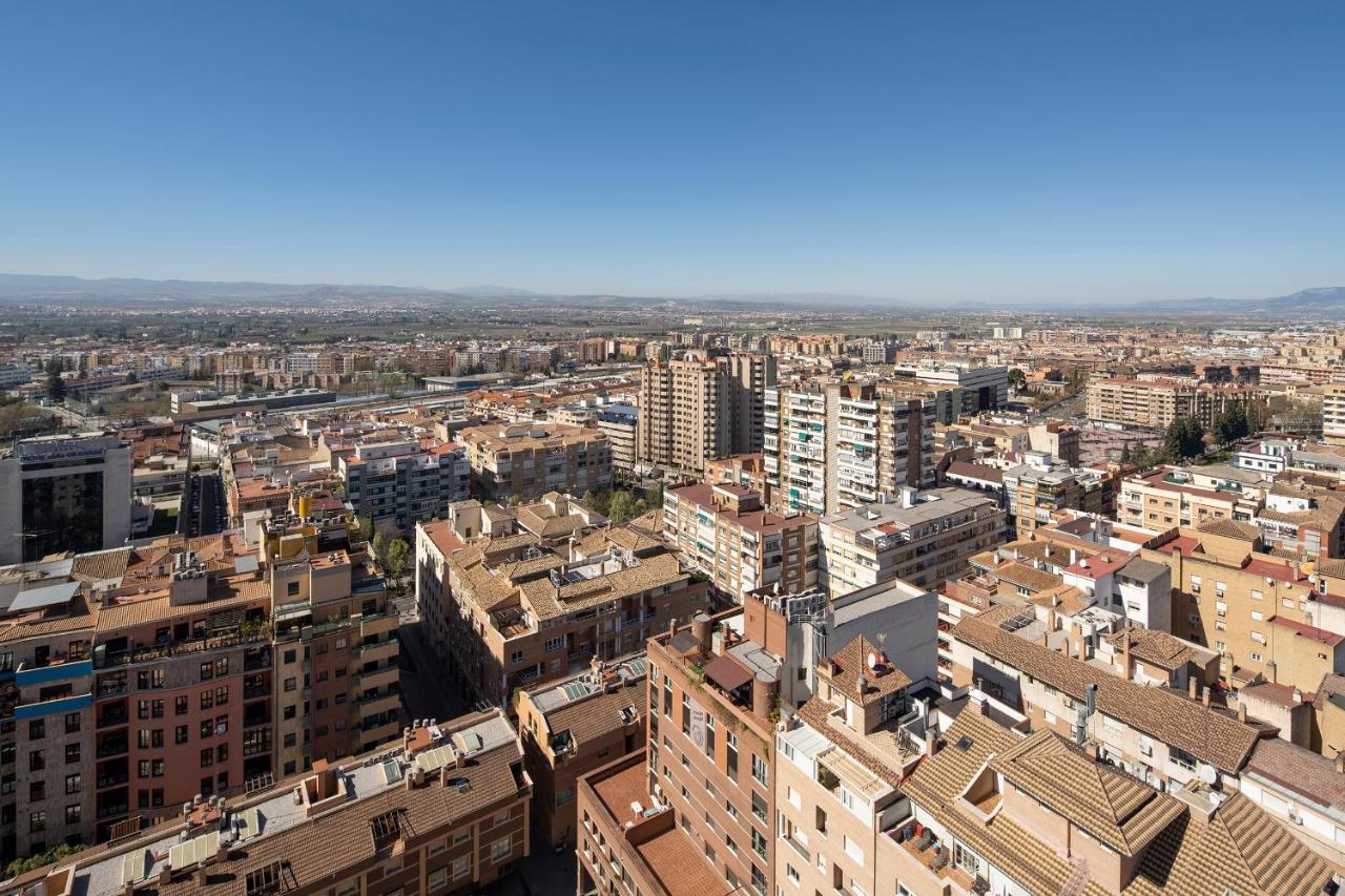 Atico Granada, Penthouse, 18-19th Floor, Centre, Views, Terrace, Free Parking Apartment